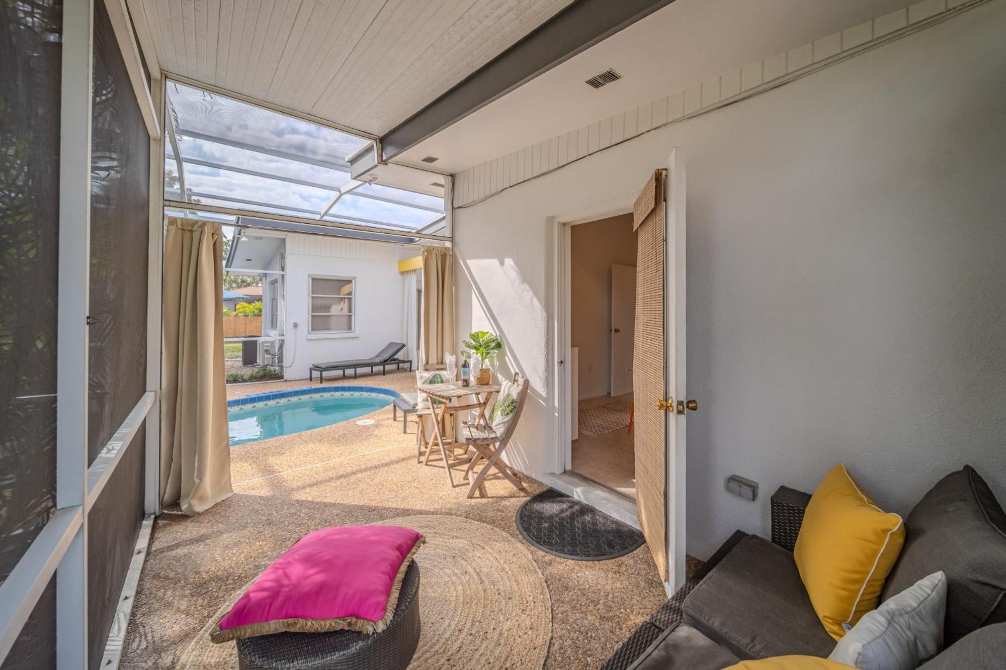 Fantastic Island House 1 Mile To The Beach With Heated Pool ساراسوتا المظهر الخارجي الصورة