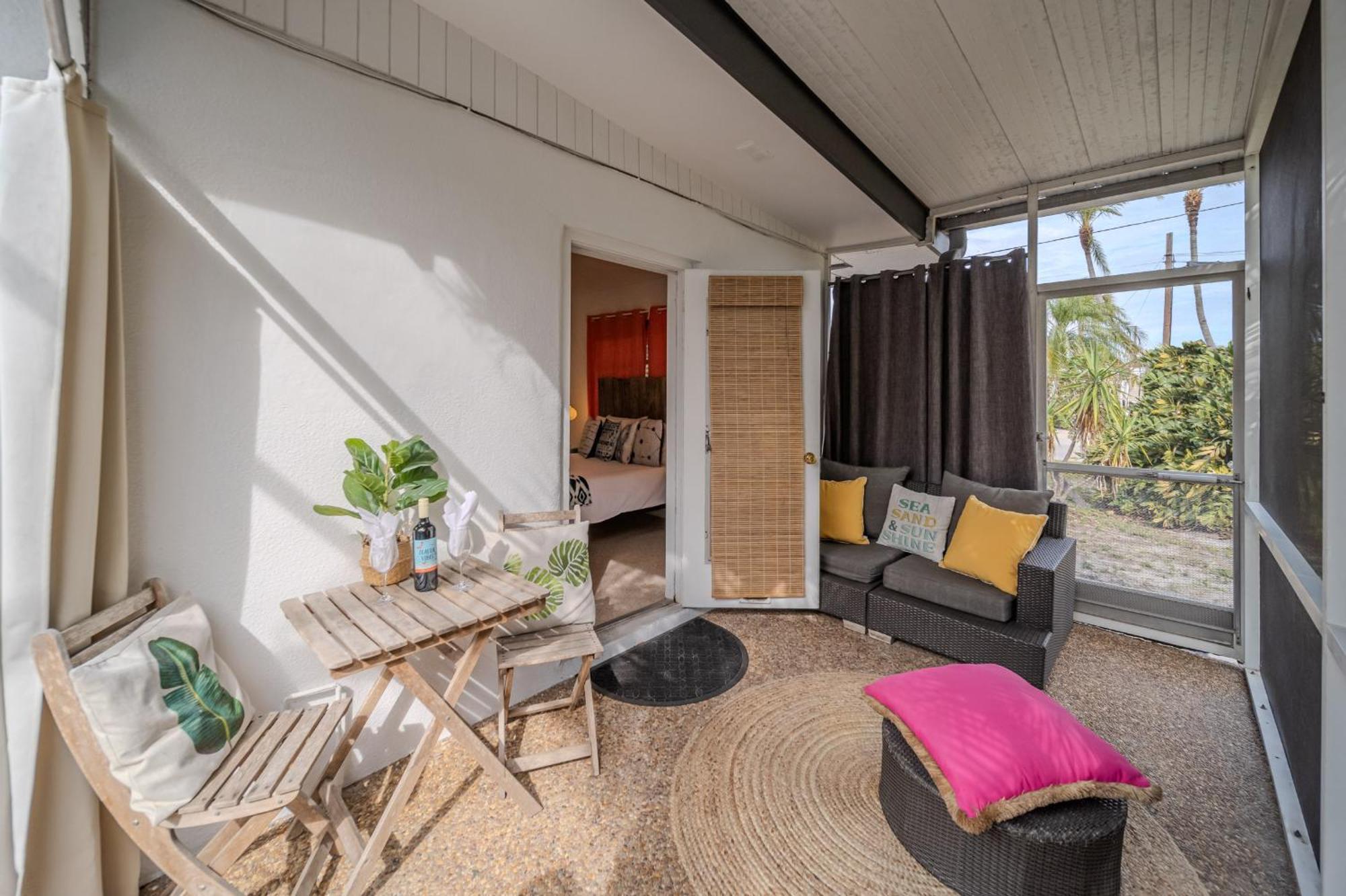 Fantastic Island House 1 Mile To The Beach With Heated Pool ساراسوتا المظهر الخارجي الصورة